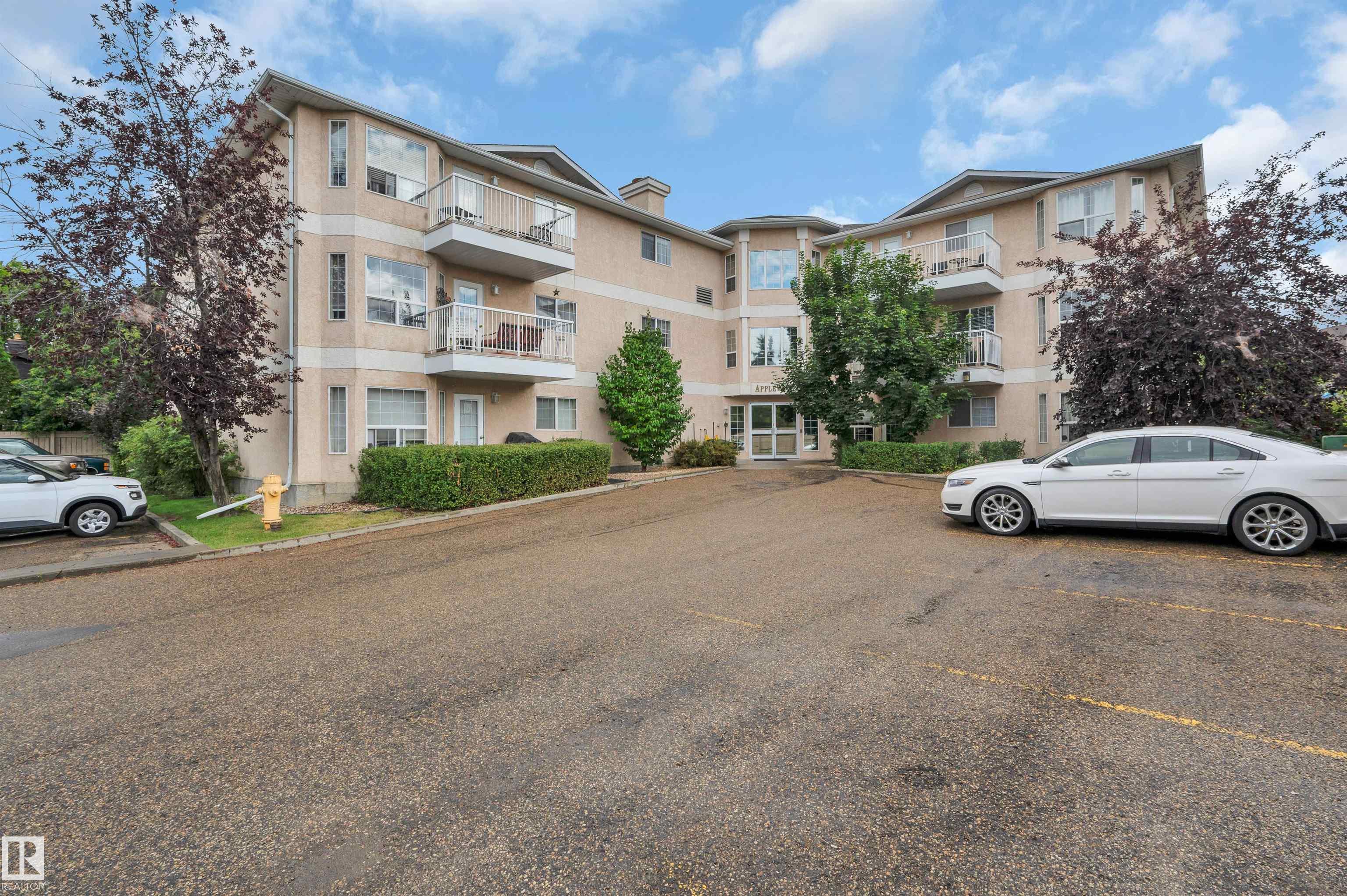305 2 Alpine Boulevard, St. Albert, Alberta, T8N 3Y3