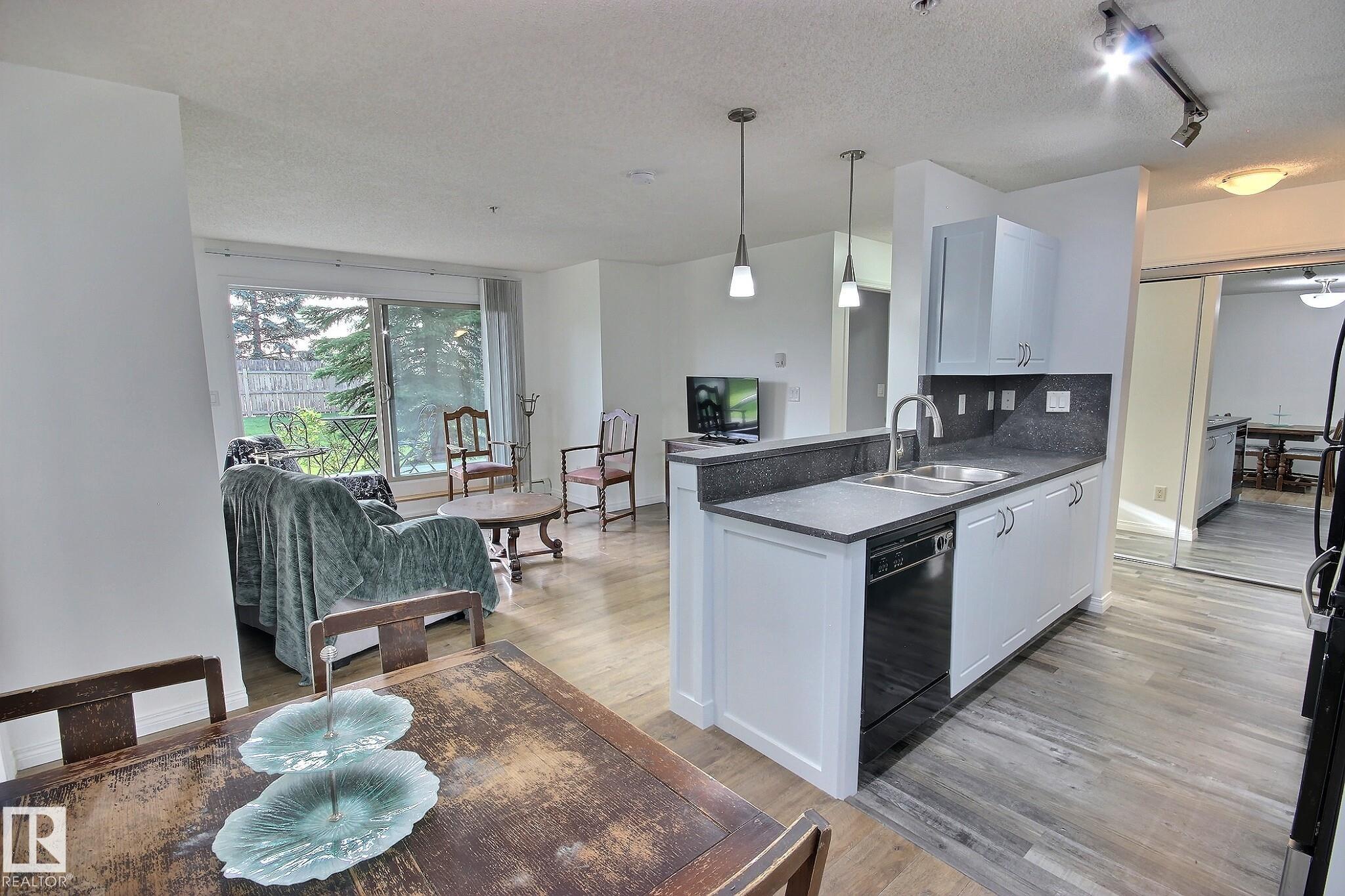 105 13907 136 Street, Edmonton, Alberta, T6V 1Y5