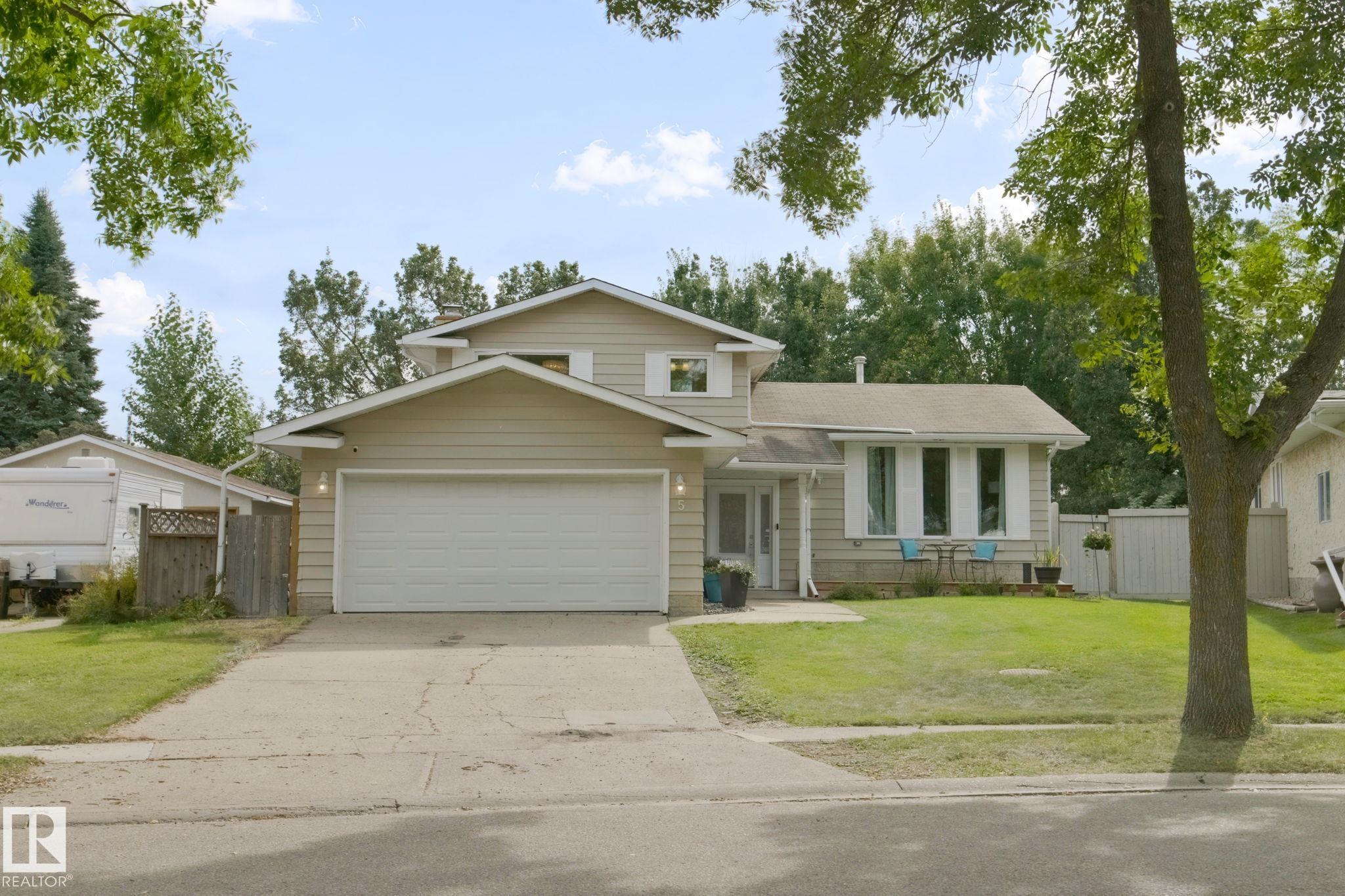 5 Labelle Crescent, St. Albert, Alberta, T8N 2G6