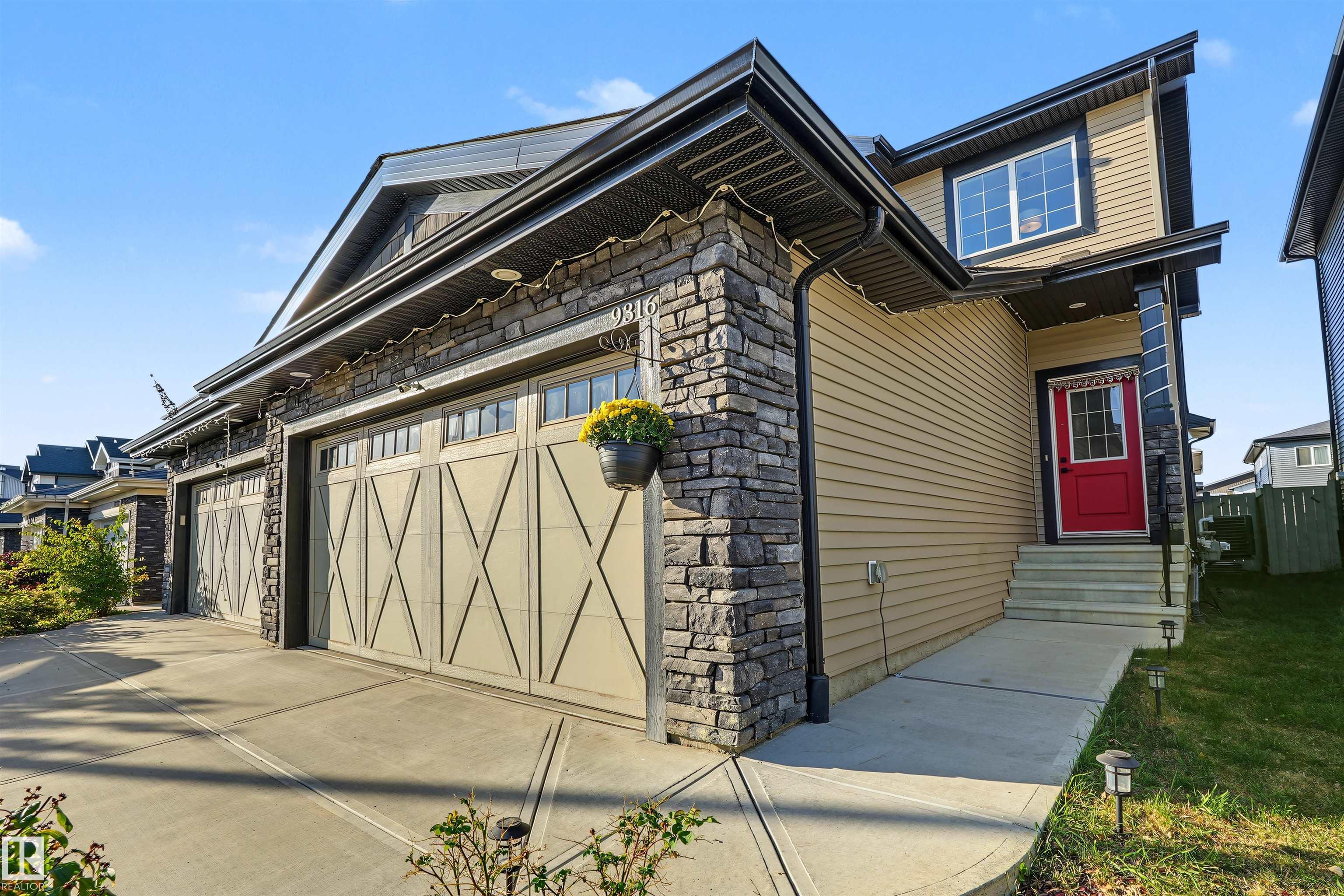 9316 Pear Link Sw, Edmonton, Alberta, T6X 2V9