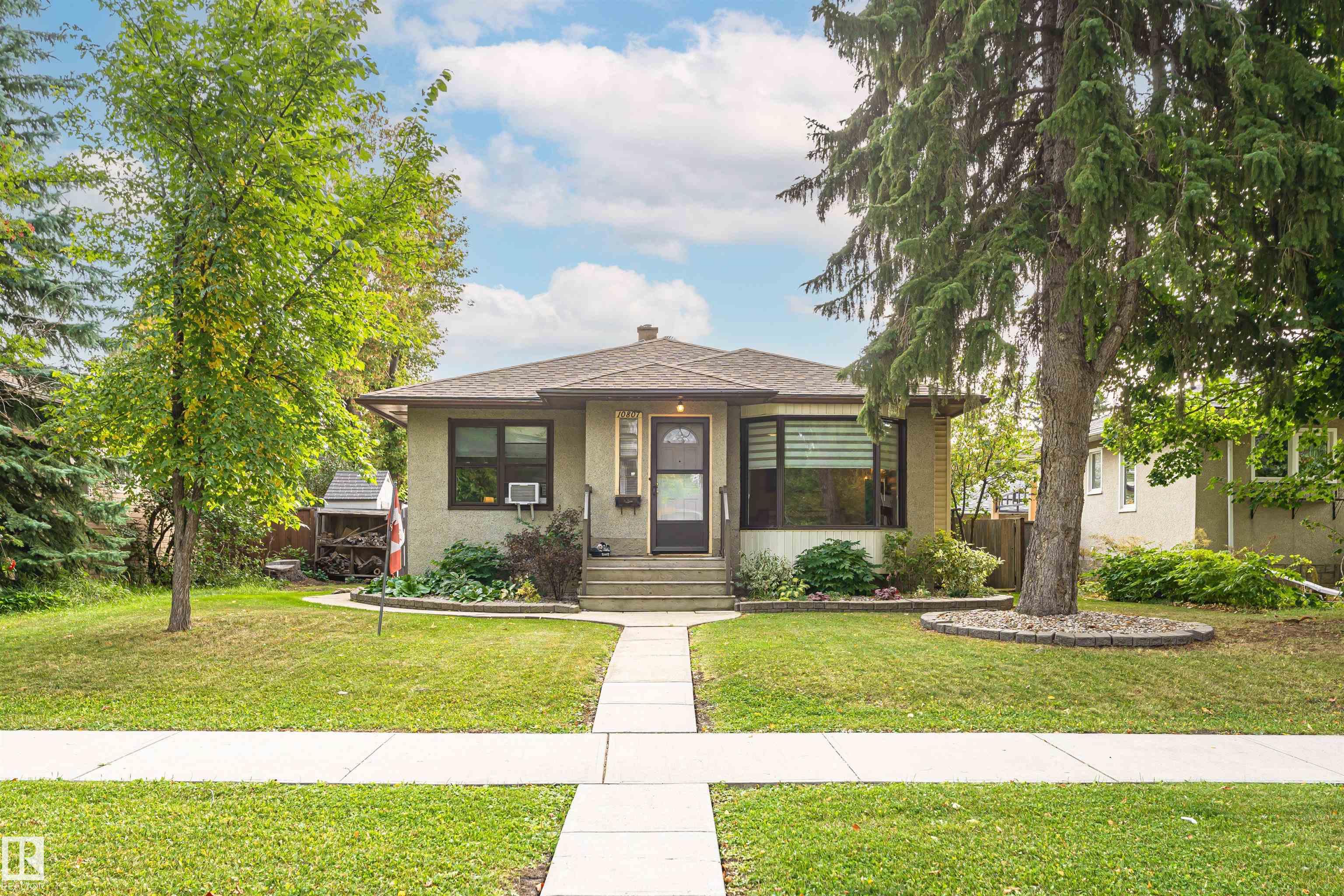 10807 136 Street, Edmonton, Alberta, T5M 1M1