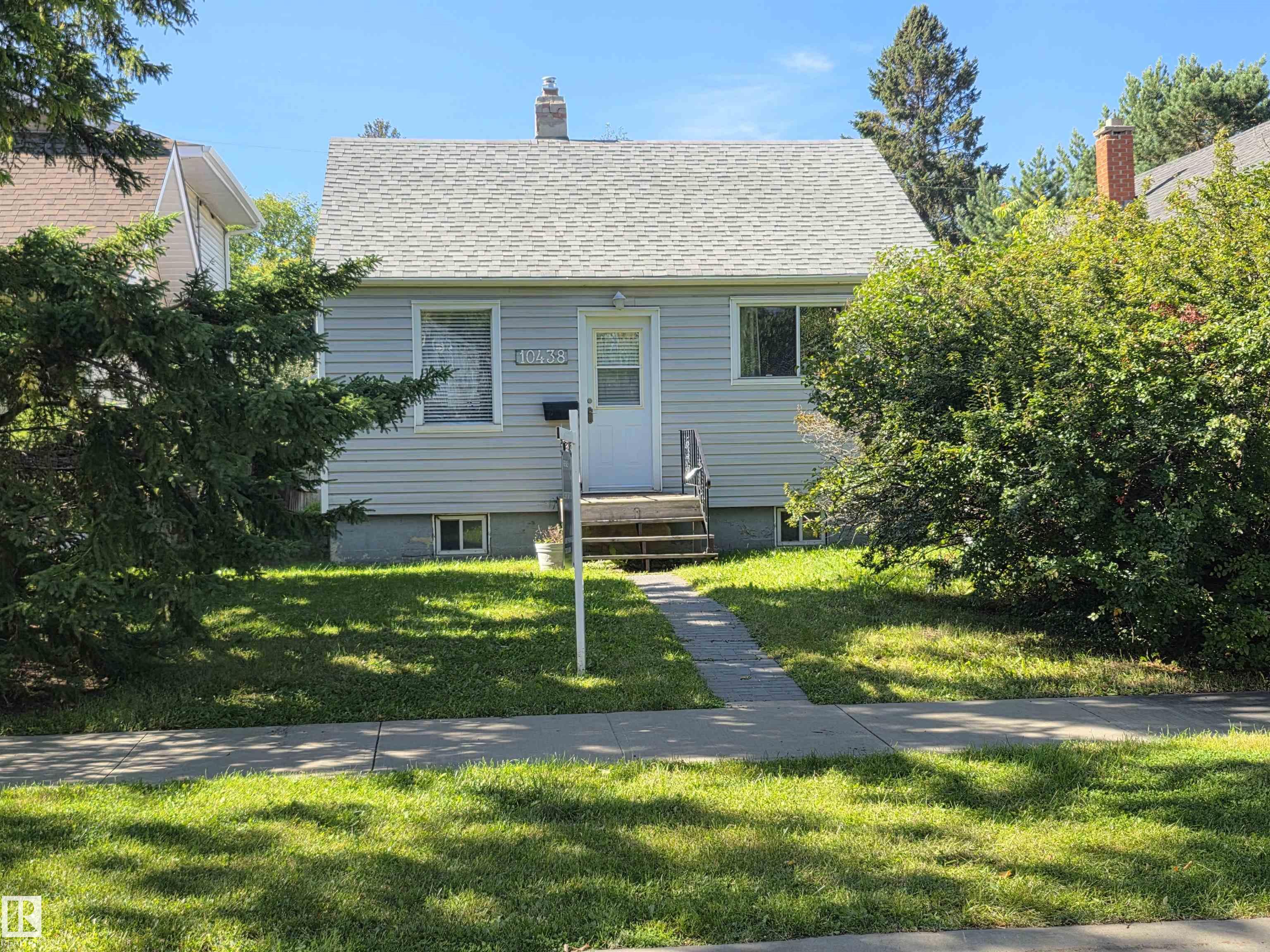 10438 147 Street, Edmonton, Alberta, T5N 3C5