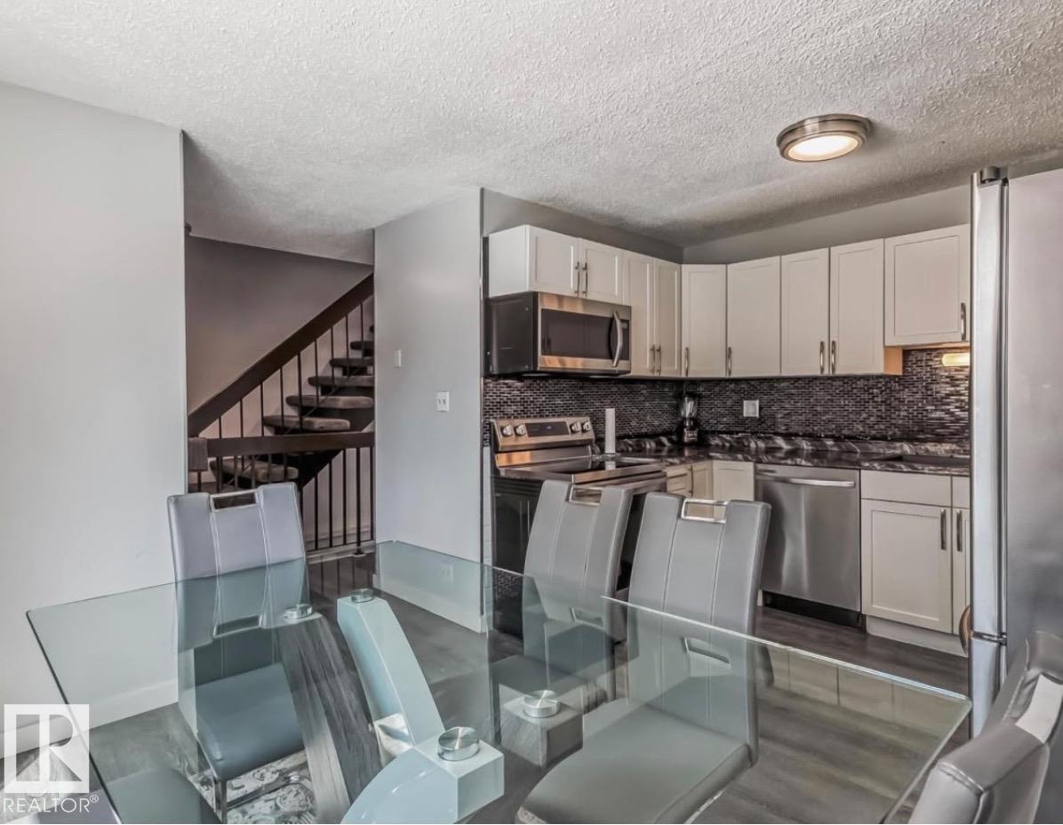3221 132a Avenue, Edmonton, Alberta, T5A 3K4