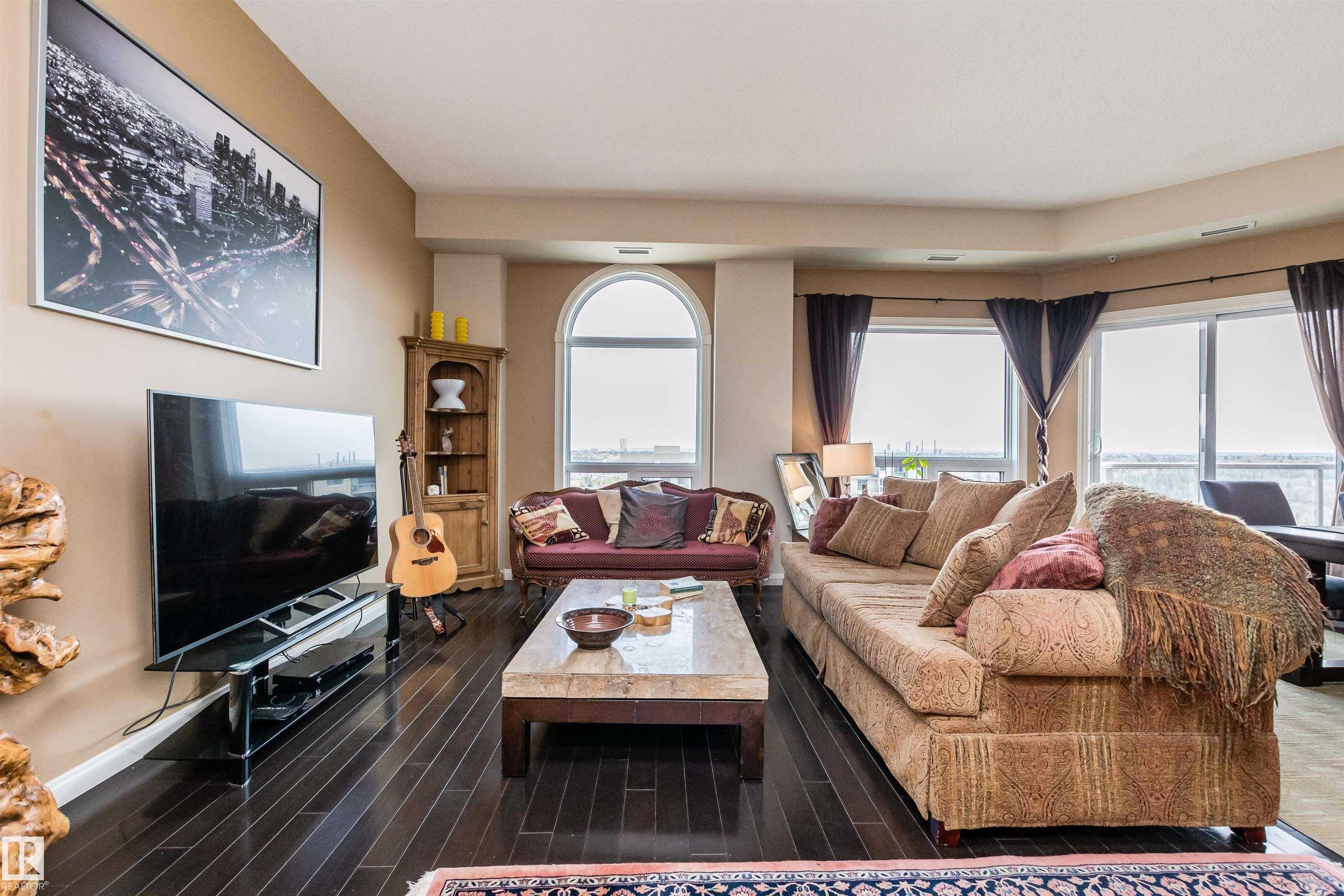 1302 9819 104 Street, Edmonton, Alberta, T5K 0Y8