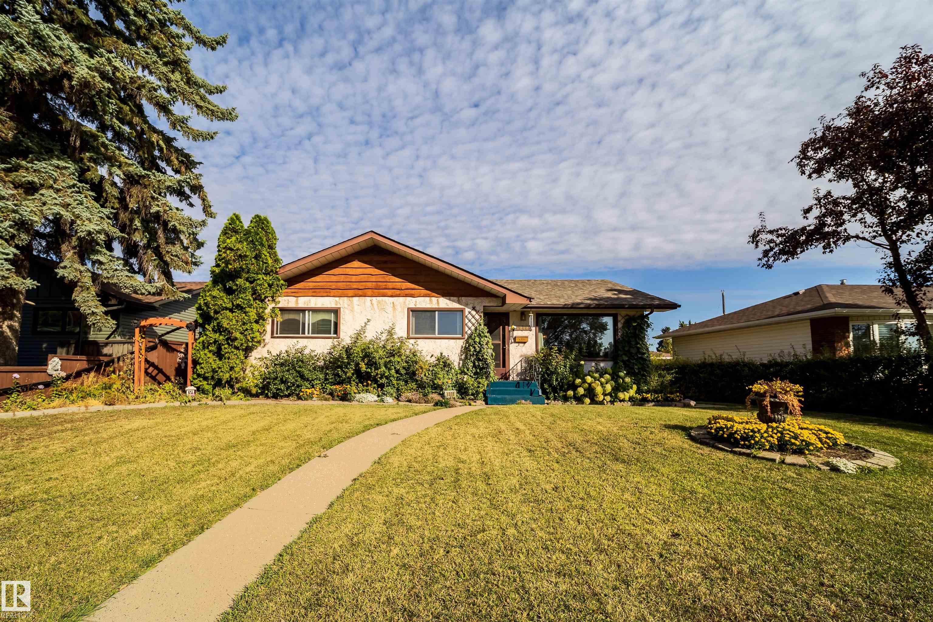 4808 106 Avenue, Edmonton, Alberta, T6A 1E6