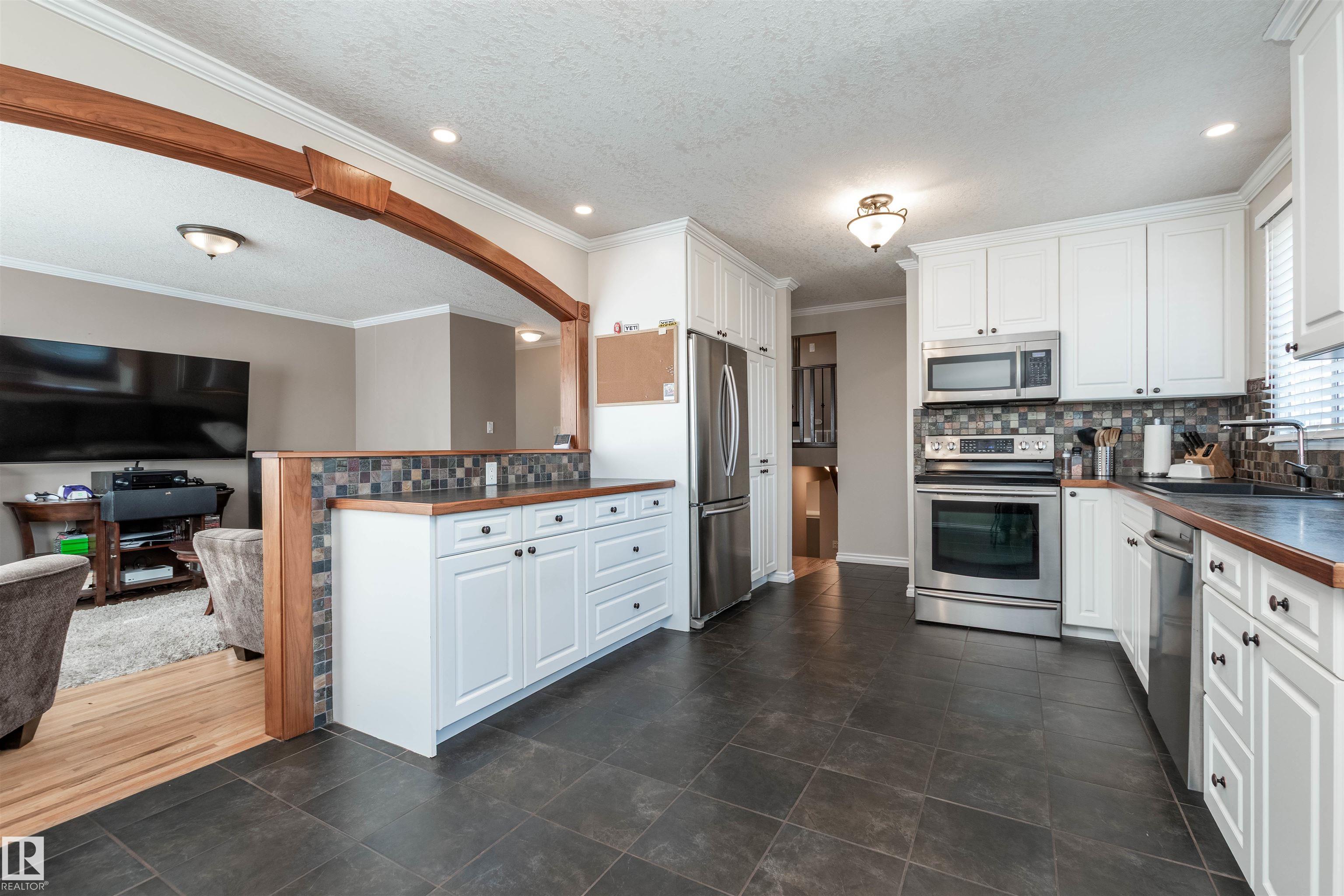 4406 50a Avenue, Beaumont, Alberta, T4X 1J3