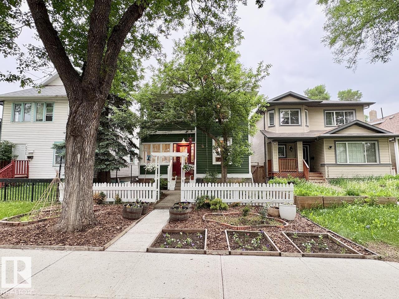 9330 107 Avenue, Edmonton, Alberta, T5H 0T5