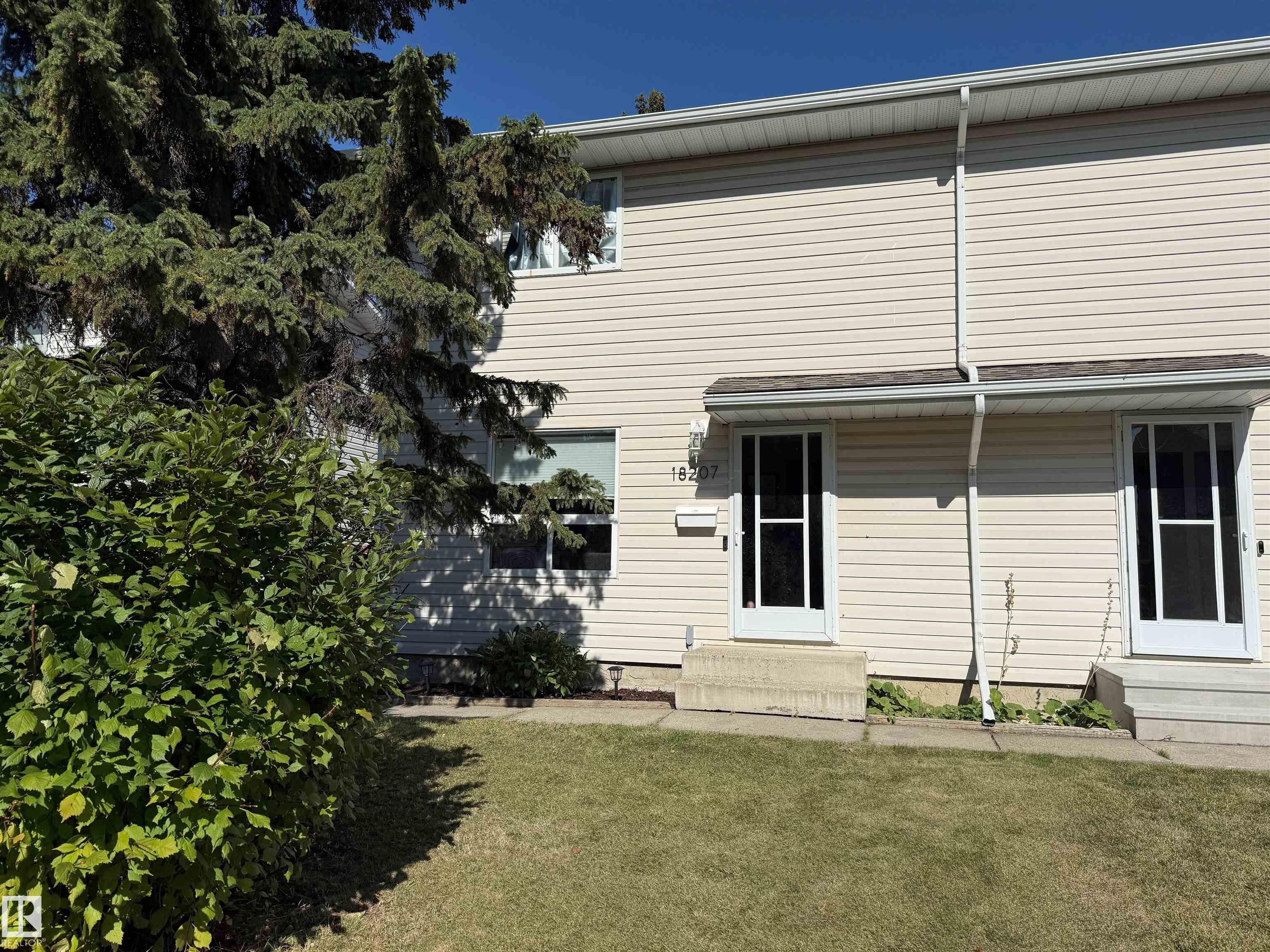 18207 74 Avenue, Edmonton, Alberta, T5T 2G6