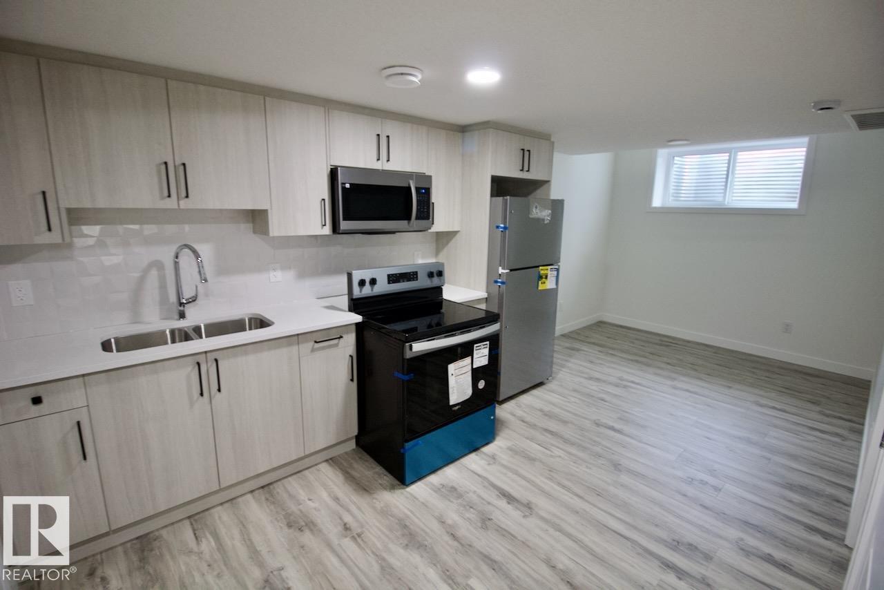 Bsmt 8841 Carson Way Sw, Edmonton, Alberta, T6W 5B8