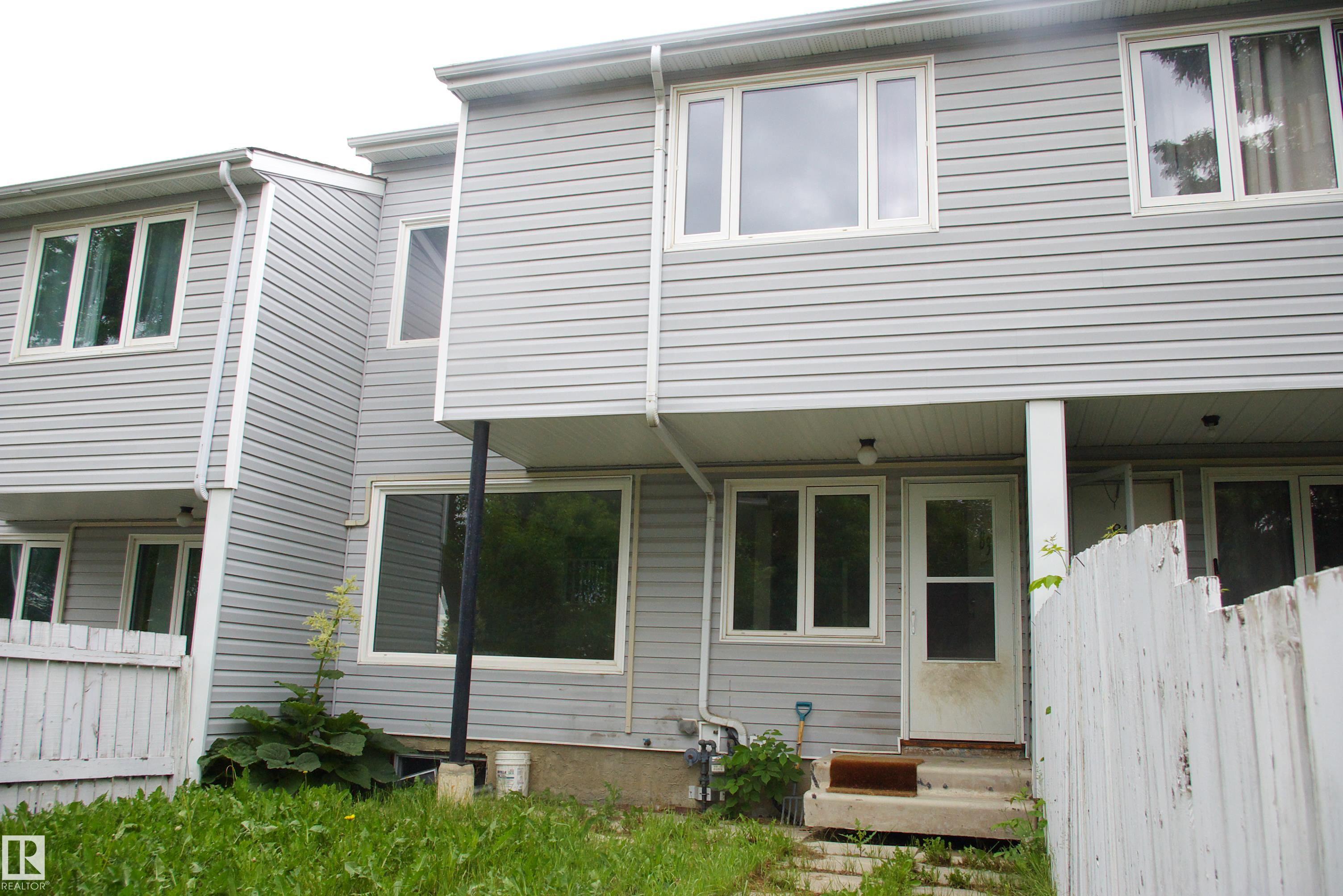 83 Amberly Court, Edmonton, Alberta, T5A 2H9