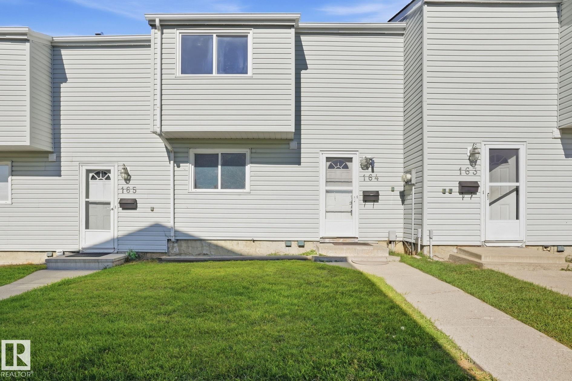 164 Dickinsfield Court, Edmonton, Alberta, T5E 5V8