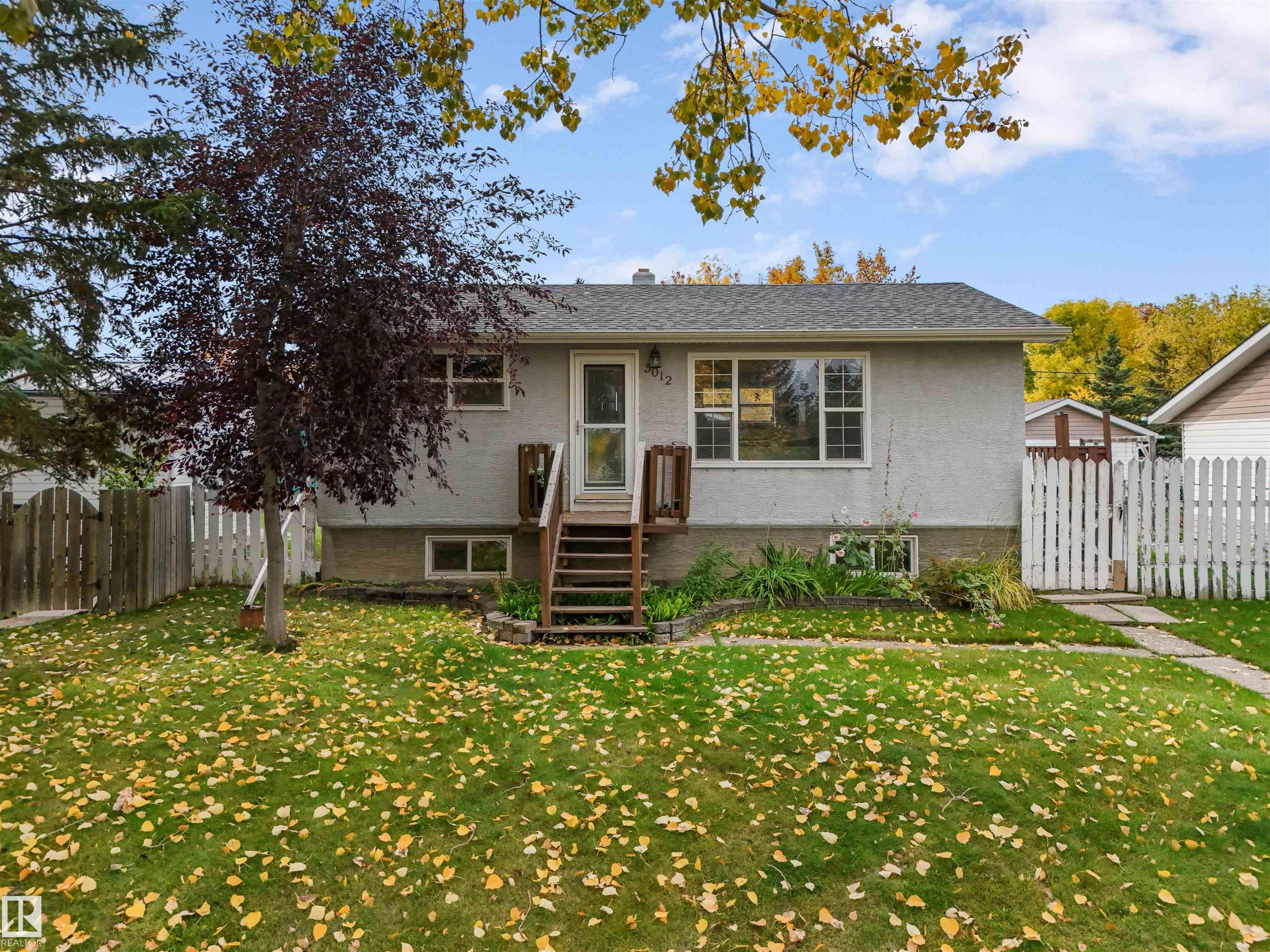 5012 45 Street, Drayton Valley, Alberta, T7A 1C1