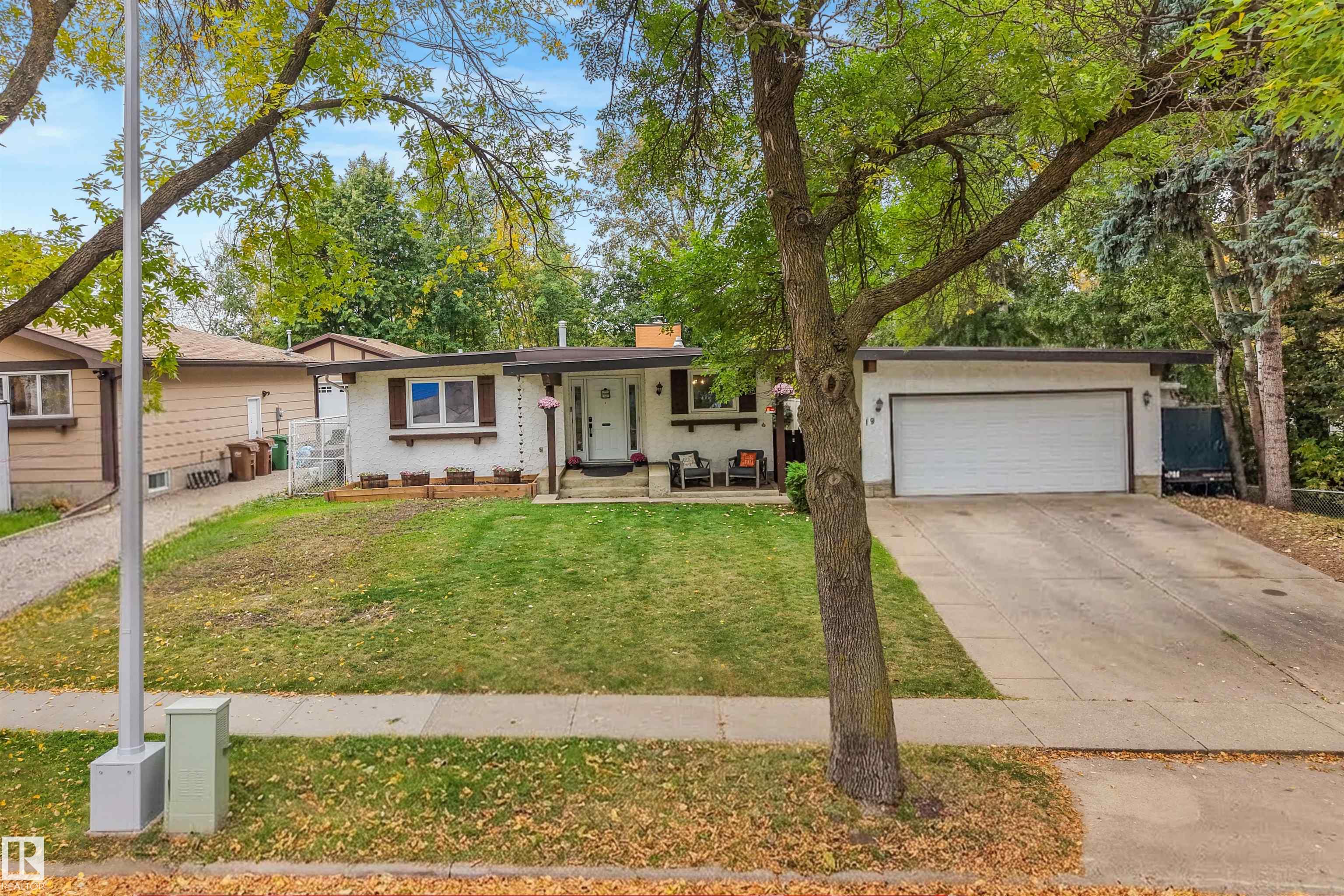 19 Gatewood Avenue, St. Albert, Alberta, T8N 1A1