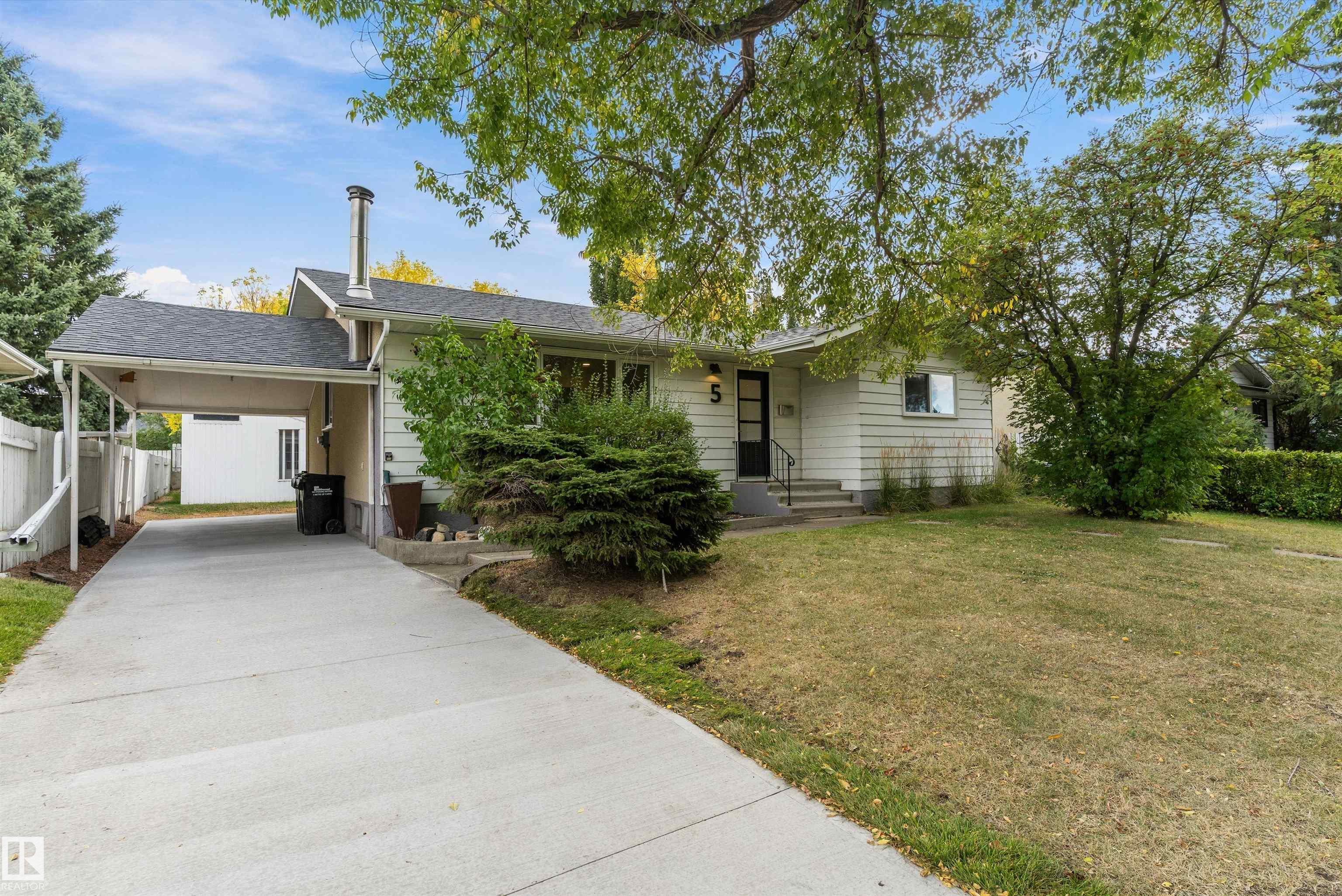 5 Glenbrook Boulevard, Sherwood Park, Alberta, T8A 2Y9